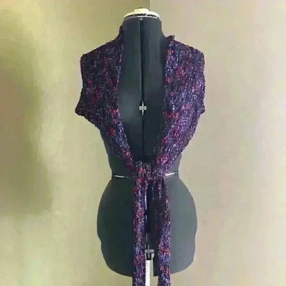 Vtg deep purple red hand crocheted knit infinity shawl scarf - Picture 7 of 7